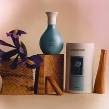 Yin Transformation
Floral, Aquatic, Creamy | 50ml | Parfum
